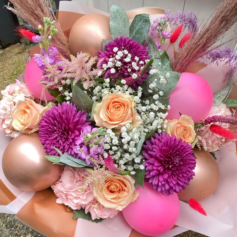 Bloom & balloon bouquet buy online or call 07568 755334