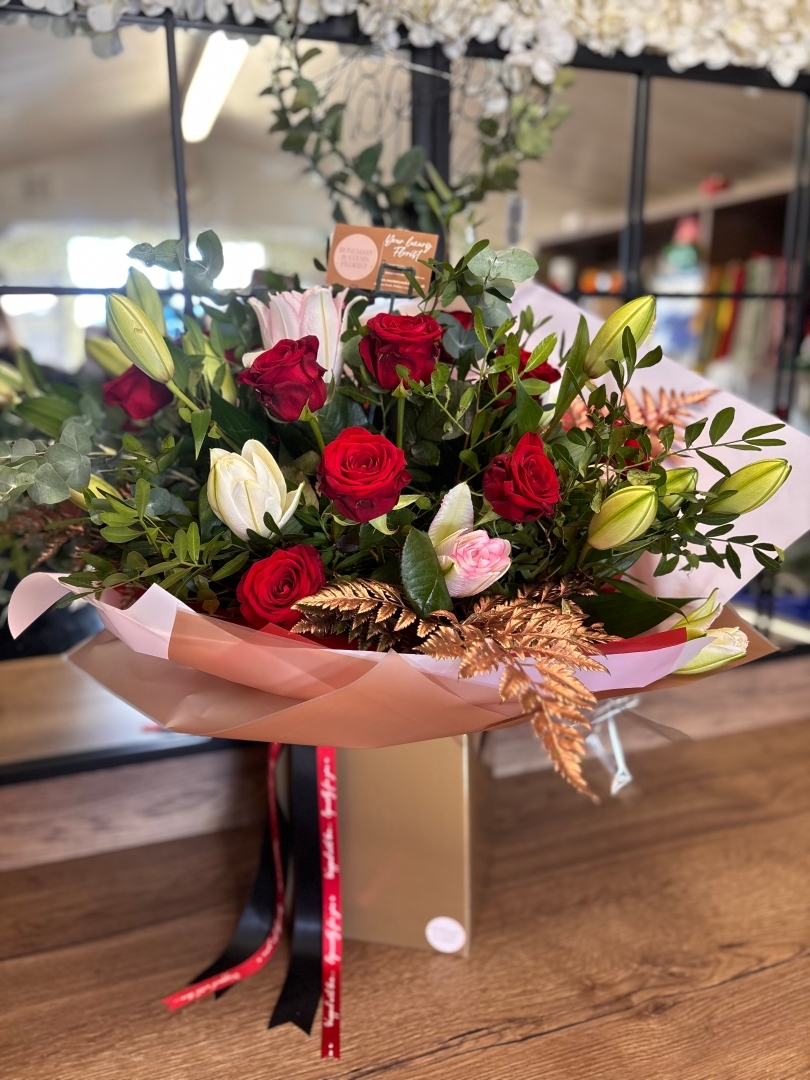 Red roses & lilies